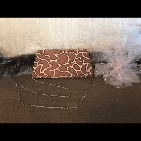 Animal Print Clutch with Chain Strap. - Picture 2 of 7